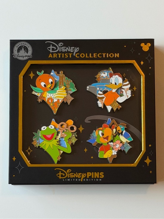 Disney Other - Disney Characters at Disney Parks Artist Collection Pin Box Set LE 2500